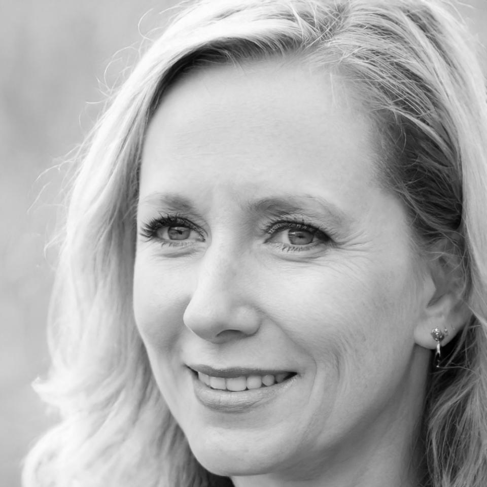 Prof. Maria Schneider, Finanzstrategie-Expertin
